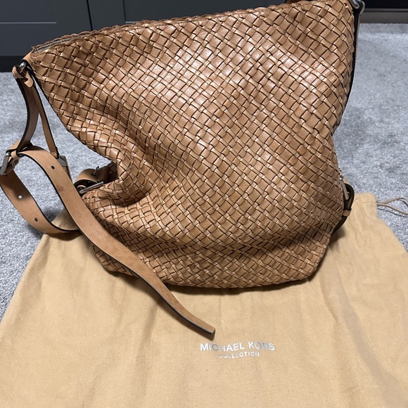 Michael Kors Extra Large Hand Woven Leather Shoulder Bag - Picture 12 of 14